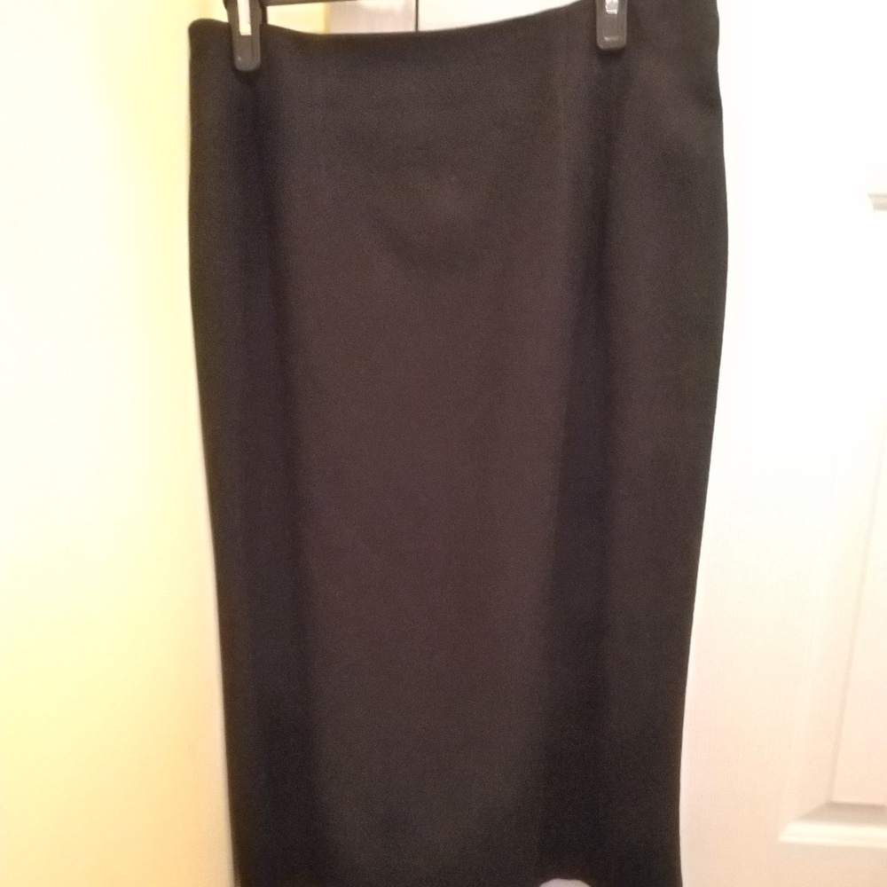 SAVANNAH SKIRT SIZE 16 BLACK